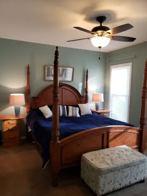 Newer 2 bedroom 1 bath with attached garage and free washer/dryer in a great loc Hotels in Jasper County