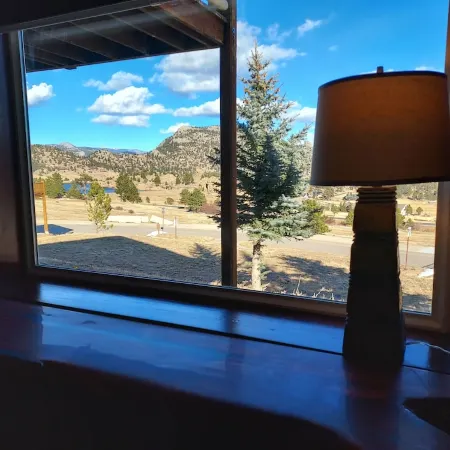 Modern Mountain Cabin Condo w/Steam Shower + Essential Living Design