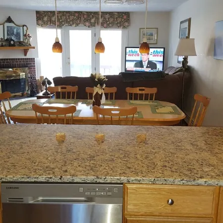 Location-Location-Near Ctr N.Conway-Mountain Views, Spacious,Hiking Trails, Pool
