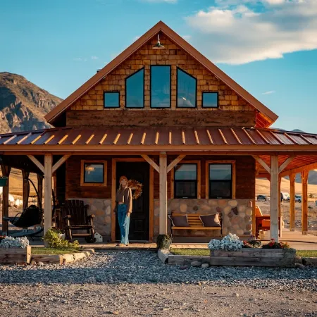 COZY Cabin for Couple Getaways-4 min to Hot Springs-Central to Utah's Mighty 5