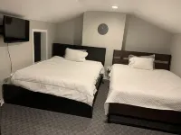 Entire two-unit four-story townhouse, for multi-family vacations; free parking Hotels in 