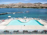 Lake Chelan Waterfront Resort Home- Pool, Boat -STR-0290 Hotels in Chelan