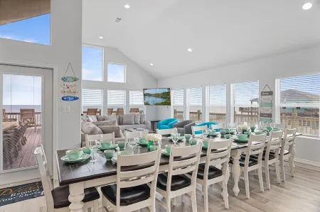 BeachfrontHeatedPool!2HotTub!Wedding!EventParking!Sleep32!Pets!Starlink!PuttPutt