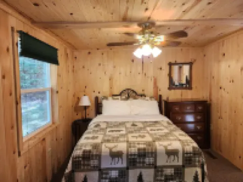 Lakefront Cabin on Snowmobile/UTV Trails