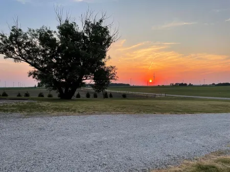 Farmhouse in Beautiful Country Setting Close to Purdue