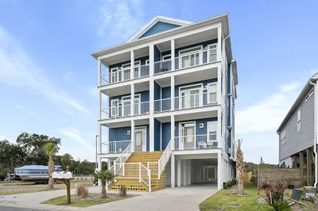 Stunning Family Getaway - Water Views, Easy Boat Launch