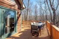 Modern Mountain Getaway in Connestee Falls now with a Tesla charger!