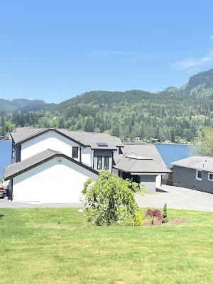 Lake Samish Funhouse Bellingham Rock Landmark 주변 호텔