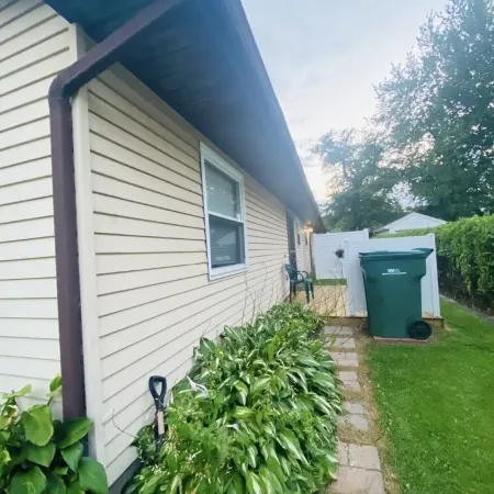 Tis’ Time Hideaway. Just a few blocks from beautiful Lake Erie!