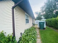 Tis’ Time Hideaway. Just a few blocks from beautiful Lake Erie!