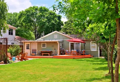 Cozy Multi-Property Bungalow in Central Austin - Cowboy Pool Hotels near Mount Bonnell