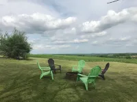 PET FRIENDLY Ranch Living w/ beautiful vistas near local attractions/festivities