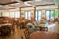 Phoenix Towers Condo on the Ocean with Private Beach, Pool and other Accessories