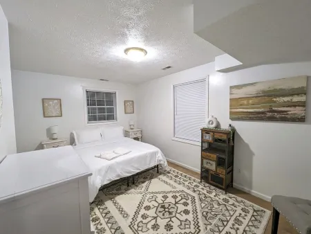 4 Bedroom Spacious Home - Close to VT Отели рядом с достопримечательностью «Virginia Tech College of Liberal Arts and Human Sciences»