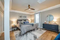 Comfortable Cottage Downtown w/Fire Pit-Walk to Dining/Taproom/Coffee Shop