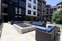 Luxury King Suite/Pool/SkyLounge