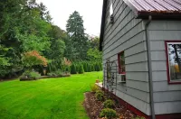 1880's Farm House on a Christmas Tree Farm 5 Minutes to Oregon State University