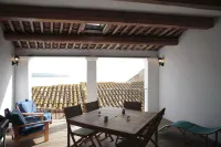 Charming village house Hotel a Bages