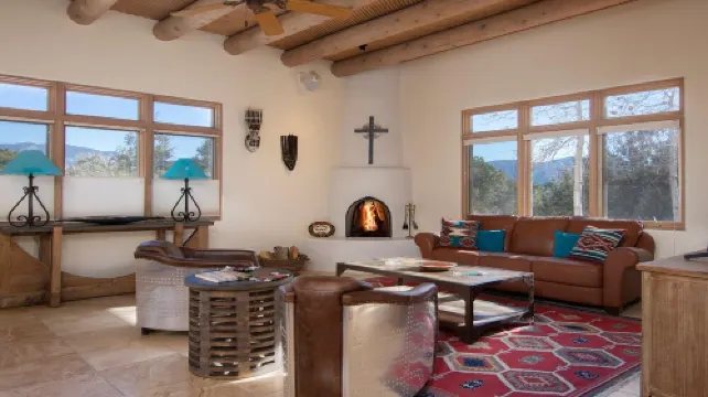 Beautiful Santa Fe Home ~ Breathtaking Views and Sunsets ~ 3.5 miles to plaza