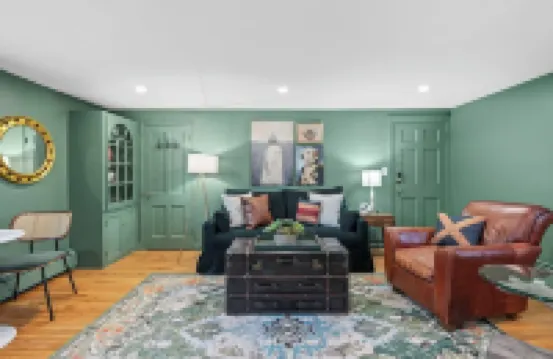 1Br on Salem Common l Steps to Witch Museum and Downtown l Fenced in Yard