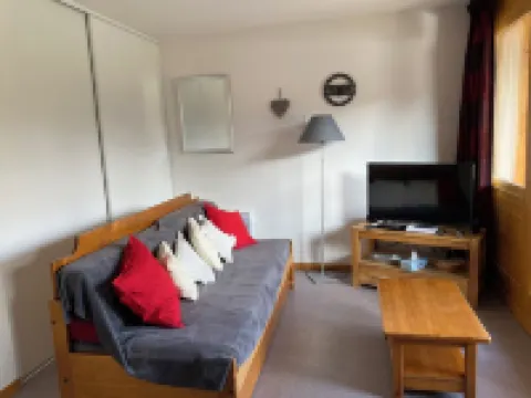 T2 apartment at the foot of the slopes, south-facing Hoteles en Le Dévoluy