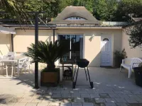 Dépendance Privée du Domaine de la Calotine 4