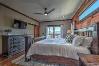 Sunrock Mountain Dream I & II ~ 2 SideBySide Luxury Cabins
