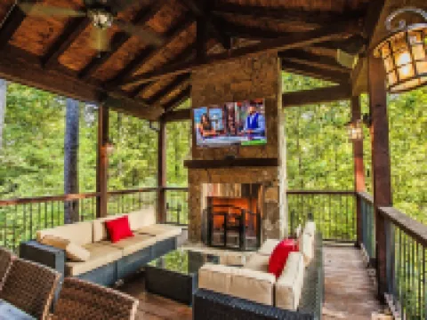 Lusa Nita Retreat – Luxe Lodge w/ Hot Tub, Sauna & Stunning Outdoor Living! Hotels in Broken Bow