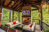 Lusa Nita Retreat – Luxe Lodge w/ Hot Tub, Sauna & Stunning Outdoor Living!