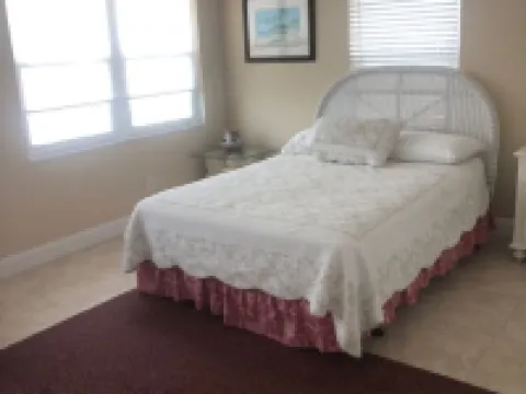 Direct Oceanfront with Secluded privacy 墨爾本海灘酒店