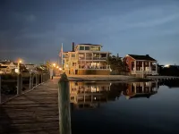 Charming Beachfront Townhome-Screen Porch-Sundeck-Beach and 4 Parking Spots! Hotels in Dewey Beach