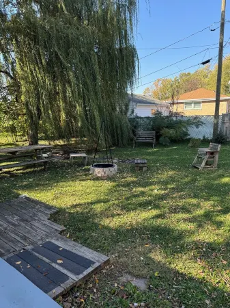 Cozy 3-bedroom house in family-oriented Melrose Park.