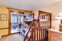 Steps from Four O Clock Run, Spacious and Charming  Ski-In/Ski-Out Retreat
