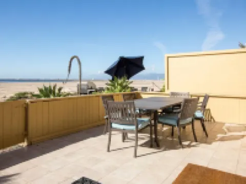 LAX Beachhouse - Luxury On The Sand and near LAX Hotels in Playa del Rey