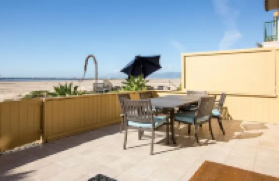 LAX Beachhouse - Luxury On The Sand and near LAX Hotels in Playa del Rey