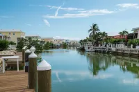 4 Bedroom 3 Full Bath Home on Canal in Marathon w/Private 35 foot dock