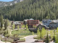 Huge Penthouse w/Great Views Large Deck With Heated Parking
