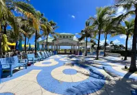 Wow Wow! This Location! Heated Pool 2.5 Blocks Publix, Beach, Restaurants Shops!