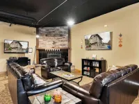 Alpine Village Suite w/ Garage and Sauna Hotels in Kellogg