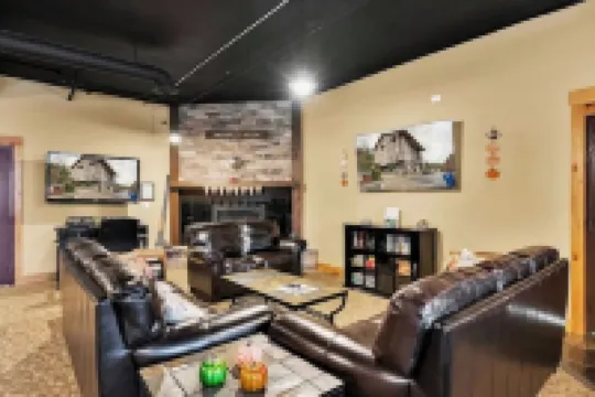 Alpine Village Suite w/ Garage and Sauna