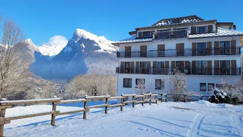 Appartement Spacieux, Séjour et 2 Chambres Avec vue sur les Montagnes