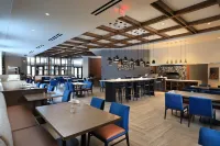 DoubleTree by Hilton Battle Creek Hotels in Battle Creek