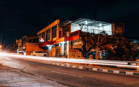 Peta Lodge Backpacker Hostel Отели в г. Tegalrejo