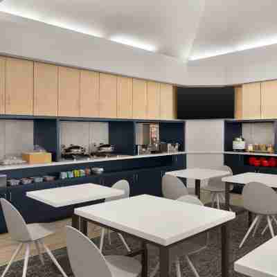TownePlace Suites Chicago Naperville Dining/Meeting Rooms