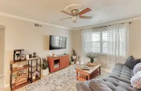 Charming condo close distance to Honeymoon Island!