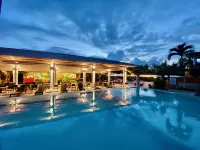 Summit Rainforest & Golf Resort Hotels in Гамбоа