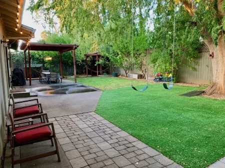 Family Home Near Bidwell Park Отели рядом с достопримечательностью «Университет штата Калифорния»