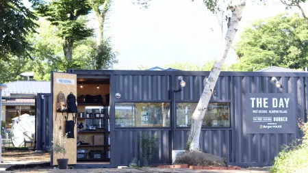 The Day Post General Glamping Village Yamanakako Отели рядом с достопримечательностью «Yamanakako Onsen Benifuji no Yu hot spring»