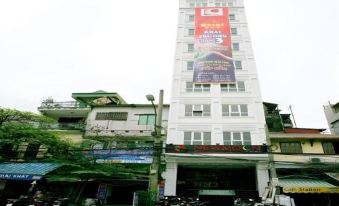 New Moon Hotel