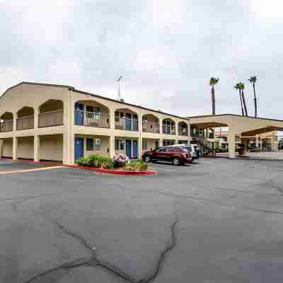 Motel 6 Lodi, CA Hotel Exterior
